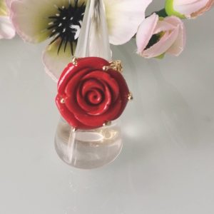 Anello rosa corallo imitazione , anello fiore e ottone dorato