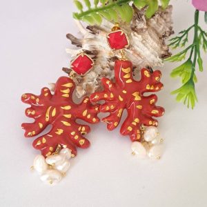 Orecchini corallo  ceramica Caltagirone e perle bianche , orecchini siciliani