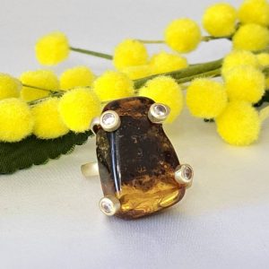 Anello maxi con ambra e oristalli