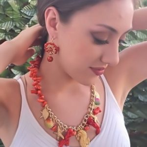 Collana corallo rosso bambù con charms ottone , collana maxi