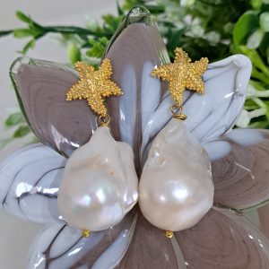 Orecchini perle barocche bianche e stelle marine in argento 925 placcato oro, gioielli italiani