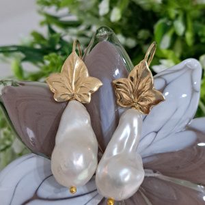 Orecchini perle barocche bianche a goccia e argento 925 placcato oro