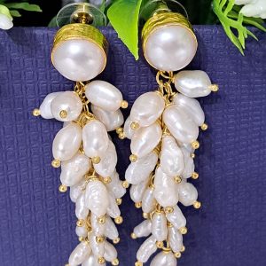 Orecchini perle barocche bianche , orecchini grappolo,gioielli italiani