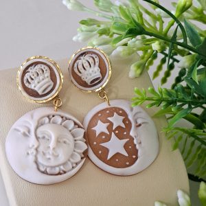 Orecchini cammeo Sole e Luna e cammeo corona in conchiglia sardonica  , orecchini argento 925 placcato oro, gioielli italiani