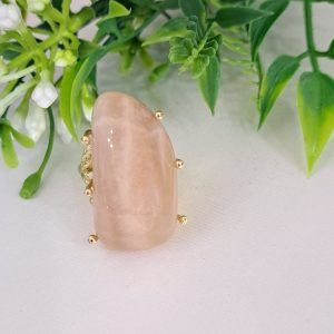 Anello maxi  pietra di luna naturale e ottone dorato