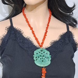 Collana corallo rosso mediterraneo naturale con pendente  giada verde incisa