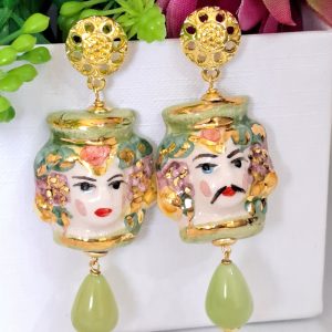 Orecchini teste di moro in ceramica Caltagirone, orecchini goccia pietre quarzo verde, orecchini siciliani