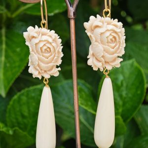 Orecchini rose avorio ,orecchini gocce avorio orecchini argento 925 , gioielli italiani
