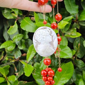 Collana  cammeo conchiglia sardonica e perle pasta di corallo ,collana argento 925 placcato oro, gioielli italiani