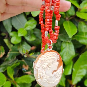 Collana girocollo corallo rosso mediterraneo con cammeo conchiglia sardonica e argento 925 , gioielli italiani