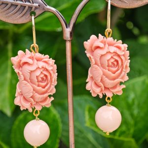 Orecchini rose e perle pasta di corallo rosa , orecchini argento, gioielli italiani