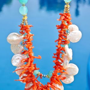 Collana girocollo perle bianche, pietre dure agata e corallo rosso mediterraneo , collana moderna