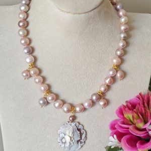 Collana cammeo conchiglia sardonica , collana perle rosa, gioielli italiani