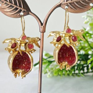 Orecchini melograni ottone dorato e cristalli , orecchini portafortuna