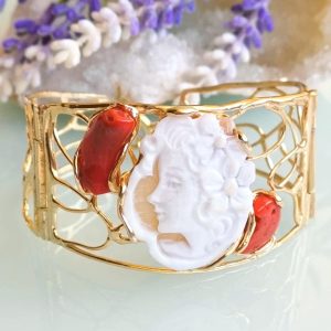 Bracciale cammeo conchiglia, corallo rosso mediterraneo e argento 925 placcato oro , bracciale maxi , gioielli italiani
