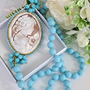 Collana  cammeo conchiglia sardonica e perle turchese , gioielli italiani