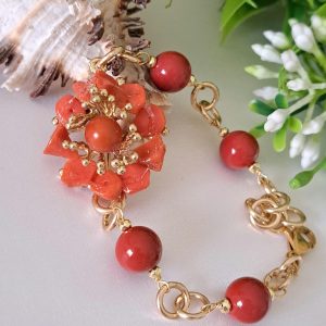 Bracciale  fiore corallo naturale mediterraneo e perle pasta di corallo rosso imitazione , gioielli italiani