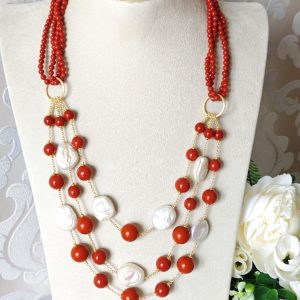 Collana perle  bianche e perle pasta di corallo rosso , collana 3 fili, gioielli italiani