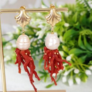 Orecchini corallo rosso mediterraneo e perle bianche con argento 925 placcato oro, gioielli italiani