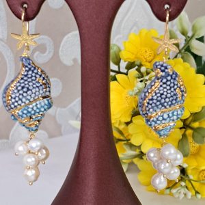 Orecchini conchiglie ceramica Caltagirone, orecchini perle bianche e stelle marine argento 925 , orecchini siciliani