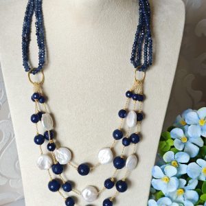 Collana perle  bianche e pietre dure agata blu, collana 3 fili, gioielli italiani