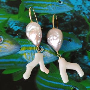 Orecchini  corallo rosa naturale, perle barocche e argento 925 placcato oro, gioielli italiani