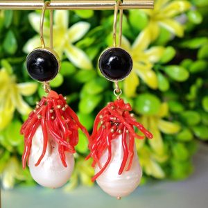 Orecchini perle bianche barocche  ,  corallo e fiocchi argento, gioielli italiani