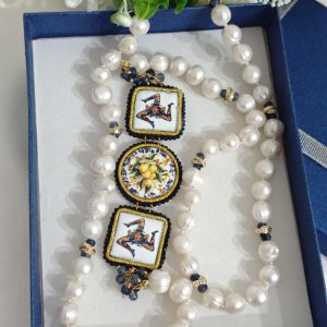 Collana piastrelle ceramica Caltagirone, collana perle bianche ,collana siciliana