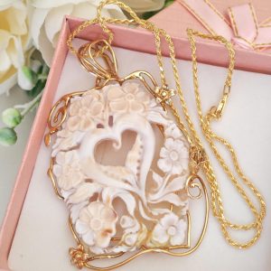 Collana  cammeo conchiglia sardonica e argento 925 placcato oro, gioielli italiani