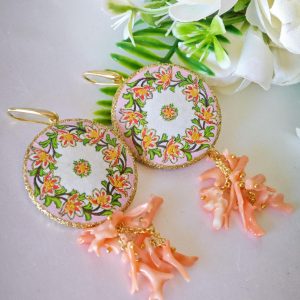 Orecchini grappolo corallo rosa naturale e  argento 925 placcato oro , orecchini handmade