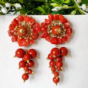 Orecchini corallo rosso mediterraneo e perle pasta di corallo rosso , orecchini fiori , orecchini pendenti
