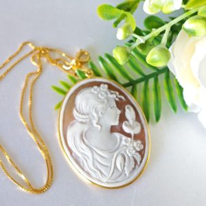 Collana cammeo conchiglia sardonica e  argento 925 placcato oro , gioielli italiani