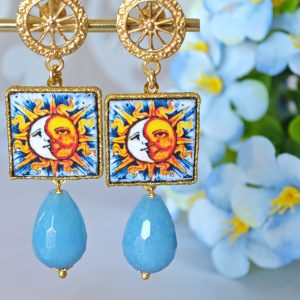 Orecchini ceramica Caltagirone e gocce pietre angelite blu, orecchini siciliani