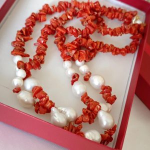 Collana corallo rosso mediterraneo naturale a 2 fili con perle bianche barocche e argento 925 placcato oro,  gioielli italiani