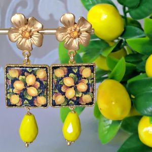 Orecchini piastrelle ceramica di Caltagirone, orecchini gocce cristallo giallo, orecchini siciliani