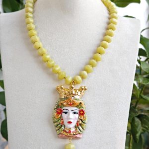 Collana testa di moro in ceramica di Caltagirone, pietre dure giada verde , collana siciliana girocollo