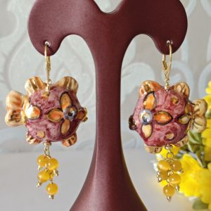 Orecchini pesci ceramica di  Caltagirone, orecchini pietre quarzo giallo , orecchini siciliani