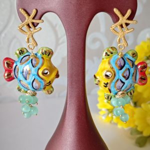 Orecchini pesci ceramica di Caltagirone con pietre quarzo , orecchini siciliani