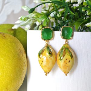 Orecchini limoni ceramica di Caltagirone con pietre quarzo verde, orecchini siciliani
