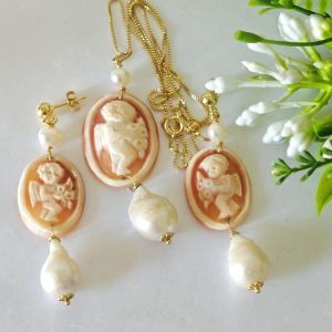 Set collana con orecchini  cammeo conchiglia con  perle barocche bianche in argento 925 placcato oro , gioielli italiani