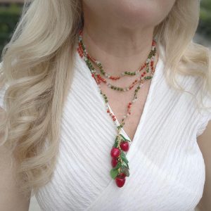 Collana fragole e cristalli , collana siciliana, collana lunga handmade