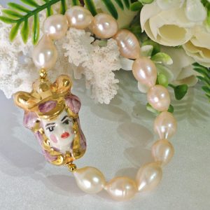 Bracciale testa di moro ceramica Caltagirone con  bracciale perle barocche rosa, bracciale siciliano maxi