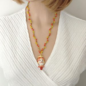 Collana pendente testa di moro in ceramica di Caltagirone e cristalli , collana rosario siciliana