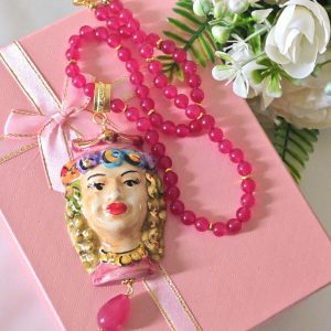 Collana testa di moro in ceramica di Caltagirone con pietre agata rosa, collana girocollo, collana siciliana