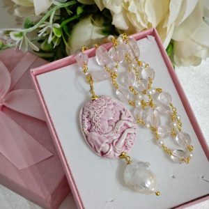 Collana cammeo ceramica di Caltagirone , collana rosario quarzo rosa, collana siciliana