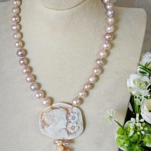 Collana cammeo conchiglia sardonica , collana perle rosa , gioielli italiani