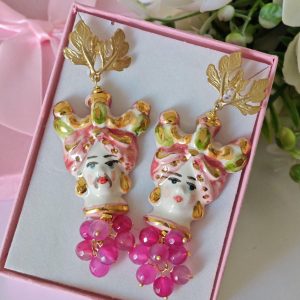 Orecchini ceramica di Caltagirone, pietre dure agata rosa, orecchini teste di moro siciliani