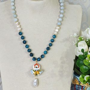 Collana borsetta ceramica di Caltagirone con pietre dure acquamarina ,diaspro e perle bianche, collana siciliana