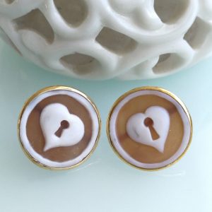 Orecchini " Cuore con serratura " cammeo conchiglia originale di Torre del Greco Italia. Cammeo sardonico.