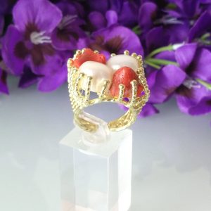 Anello corallo rosso del mediterraneo e perla naturale